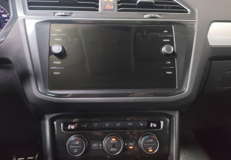 Подержанный автомобиль Volkswagen Tiguan 2018 года (17 фото)