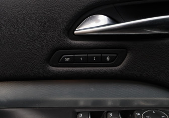 Подержанный автомобиль Cadillac XT4 2020 года (18 фото)