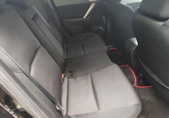 Подержанный автомобиль Mazda 3 Sedan 2012 года (11 фото)