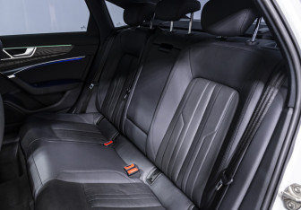 Подержанный автомобиль Audi A6 Sedan 2020 года (16 фото)