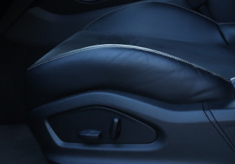 Подержанный автомобиль Porsche Cayenne 2021 года (26 фото)