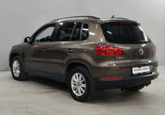 Подержанный автомобиль Volkswagen Tiguan 2015 года (7 фото)