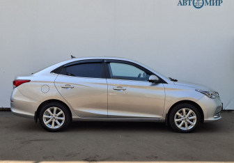 Подержанный автомобиль Changan Alsvin 2023 года (4 фото)