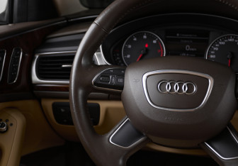 Подержанный автомобиль Audi A6 Sedan 2014 года (12 фото)
