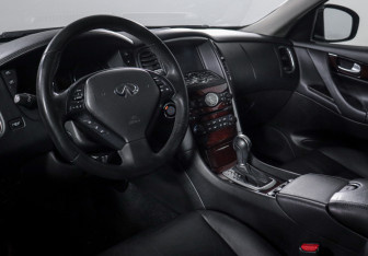 Подержанный автомобиль Infiniti QX50 2013 года (14 фото)