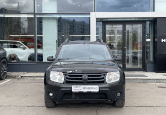 Подержанный автомобиль Renault Duster 2014 года (2 фото)
