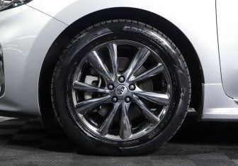 Подержанный автомобиль Kia Carnival 2019 года (9 фото)