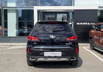 Подержанный автомобиль FAW Besturn X40 2021 года (6 фото)