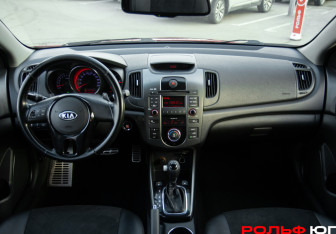 Подержанный автомобиль Kia Cerato Sedan 2012 года (11 фото)