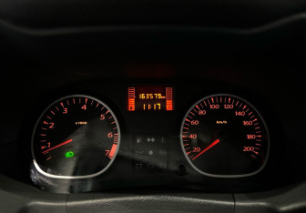 Подержанный автомобиль Renault Duster 2013 года (14 фото)