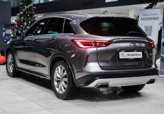 Подержанный автомобиль Infiniti QX50 2019 года (6 фото)