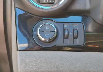 Подержанный автомобиль Chevrolet Orlando 2012 года (17 фото)