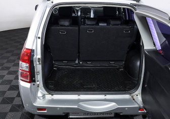 Подержанный автомобиль Suzuki Grand Vitara 2011 года (10 фото)