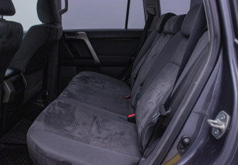 Подержанный автомобиль Toyota Land Cruiser Prado 2013 года (6 фото)