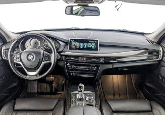 Подержанный автомобиль BMW X5 2016 года (14 фото)