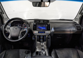 Подержанный автомобиль Toyota Land Cruiser Prado 2019 года (14 фото)
