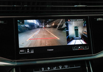 Подержанный автомобиль Audi Q8 2019 года (34 фото)