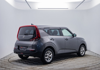 Подержанный автомобиль Kia Soul 2020 года (5 фото)