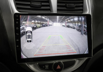 Подержанный автомобиль Hyundai Solaris Hatchback 2013 года (19 фото)