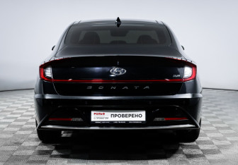 Подержанный автомобиль Hyundai Sonata 2021 года (6 фото)