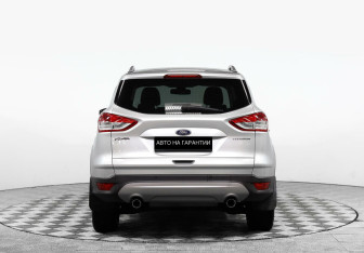 Подержанный автомобиль Ford Kuga 2016 года (4 фото)