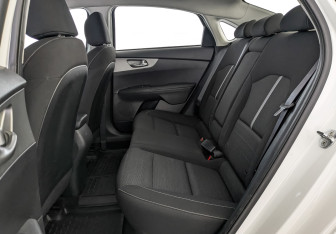 Подержанный автомобиль Kia Cerato Sedan 2019 года (18 фото)