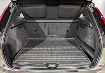 Подержанный автомобиль Volvo XC40 2019 года (10 фото)