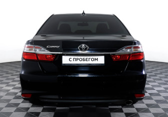 Подержанный автомобиль Toyota Camry Sedan 2018 года (6 фото)