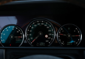 Подержанный автомобиль Rolls-Royce Cullinan 2019 года (15 фото)