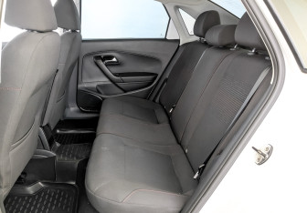 Подержанный автомобиль Volkswagen Polo Sedan 2018 года (12 фото)