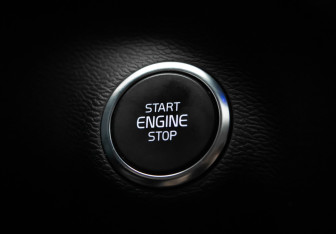 Подержанный автомобиль Volvo XC40 2019 года (17 фото)