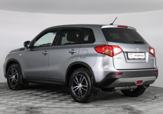 Подержанный автомобиль Suzuki Vitara 2018 года (7 фото)