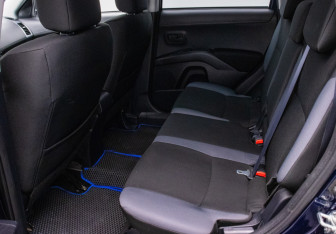 Подержанный автомобиль Mitsubishi Outlander 2011 года (11 фото)
