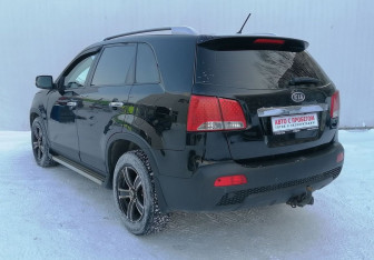 Подержанный автомобиль Kia Sorento 2012 года (7 фото)