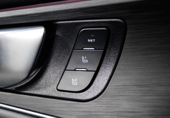 Подержанный автомобиль Changan UNI-K 2023 года (19 фото)