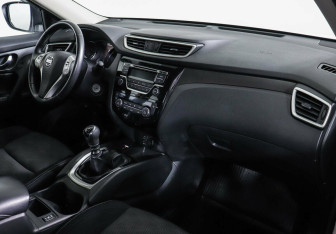 Подержанный автомобиль Nissan X-Trail 2018 года (6 фото)