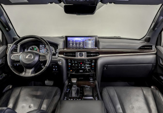 Подержанный автомобиль Lexus LX 2020 года (14 фото)