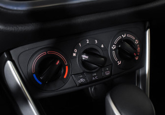 Подержанный автомобиль Suzuki SX4 Hatchback 2019 года (14 фото)