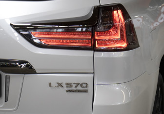 Подержанный автомобиль Lexus LX 2019 года (26 фото)