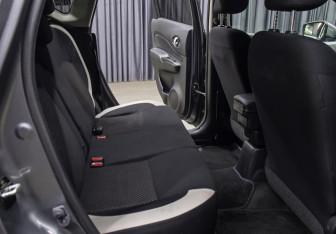 Подержанный автомобиль Nissan Note 2019 года (12 фото)