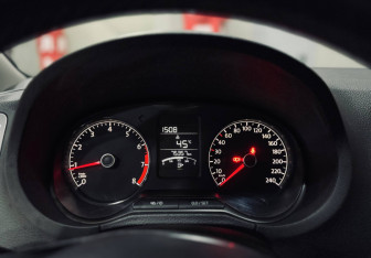 Подержанный автомобиль Volkswagen Polo Sedan 2016 года (8 фото)