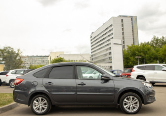 Подержанный автомобиль LADA (ВАЗ) Granta Liftback 2022 года (3 фото)