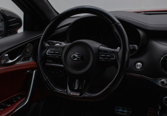 Подержанный автомобиль Kia Stinger 2019 года (15 фото)