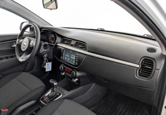 Подержанный автомобиль Kia Rio Hatchback 2019 года (11 фото)