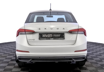 Подержанный автомобиль Skoda Rapid Liftback 2021 года (6 фото)