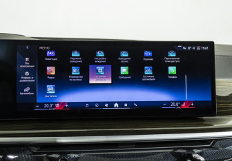 Подержанный автомобиль BMW X7 2023 года (25 фото)