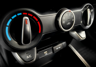 Подержанный автомобиль Kia Rio Hatchback 2021 года (25 фото)