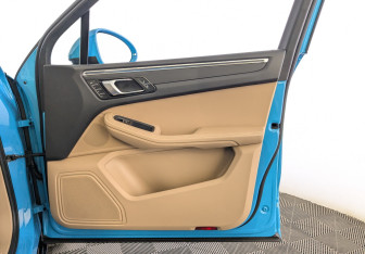 Подержанный автомобиль Porsche Macan 2021 года (25 фото)