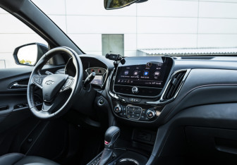 Подержанный автомобиль Chevrolet Equinox 2022 года (14 фото)