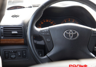 Подержанный автомобиль Toyota Avensis Sedan 2006 года (12 фото)